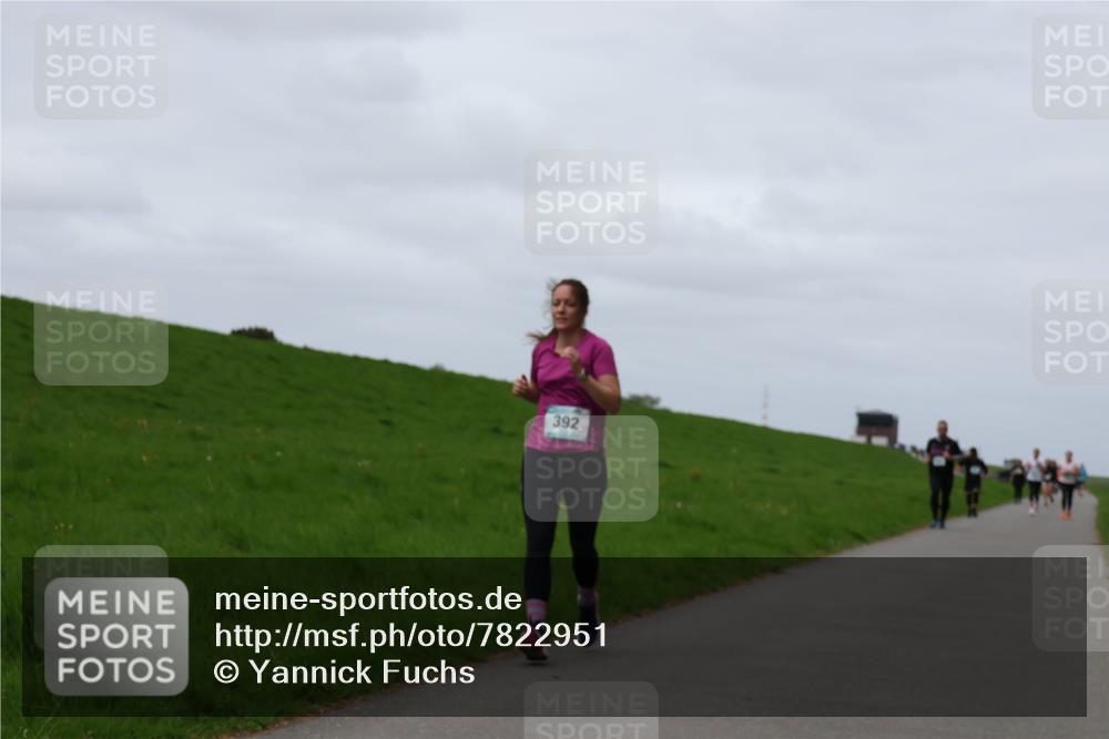 04.05.2025 - 8. Wedeler Halbmarathon Yannick Fuchs http://msf.ph/oto/7822951 04.05.2025 11:29:56 Laufen 392 meine-sportfotos.de