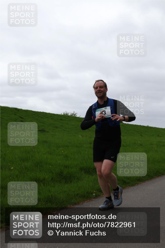 04.05.2025 - 8. Wedeler Halbmarathon Yannick Fuchs http://msf.ph/oto/7822961 04.05.2025 12:15:45 Laufen  meine-sportfotos.de