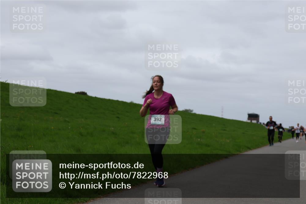 04.05.2025 - 8. Wedeler Halbmarathon Yannick Fuchs http://msf.ph/oto/7822968 04.05.2025 11:29:56 Laufen 392 meine-sportfotos.de