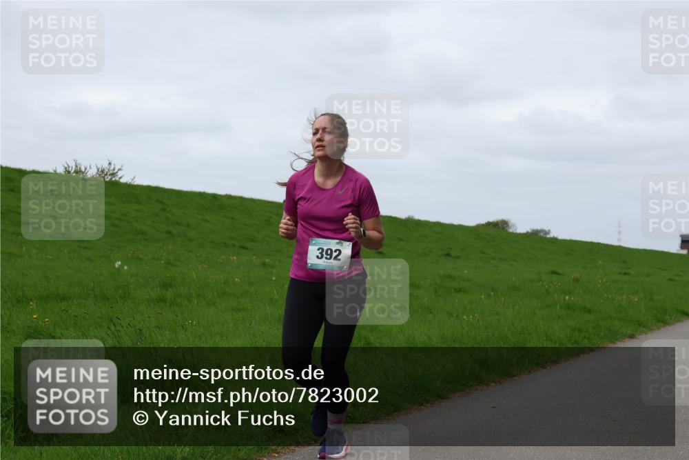 04.05.2025 - 8. Wedeler Halbmarathon Yannick Fuchs http://msf.ph/oto/7823002 04.05.2025 11:29:57 Laufen 392 meine-sportfotos.de