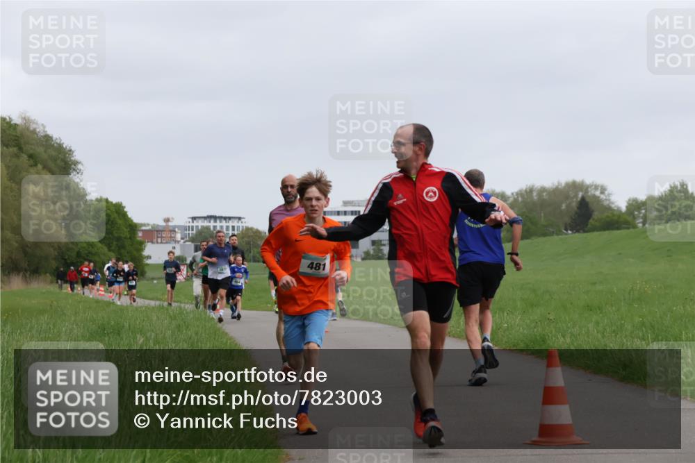 04.05.2025 - 8. Wedeler Halbmarathon Yannick Fuchs http://msf.ph/oto/7823003 04.05.2025 11:11:01 Laufen 1077, 481 meine-sportfotos.de