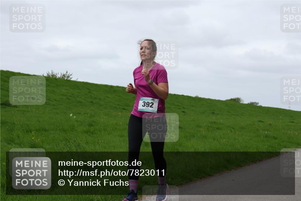 04.05.2025 - 8. Wedeler Halbmarathon Yannick Fuchs http://msf.ph/oto/7823011 04.05.2025 11:29:57 Laufen 392 meine-sportfotos.de
