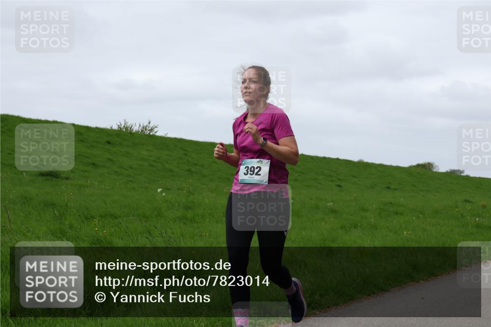 04.05.2025 - 8. Wedeler Halbmarathon Yannick Fuchs http://msf.ph/oto/7823014 04.05.2025 11:29:57 Laufen 392 meine-sportfotos.de