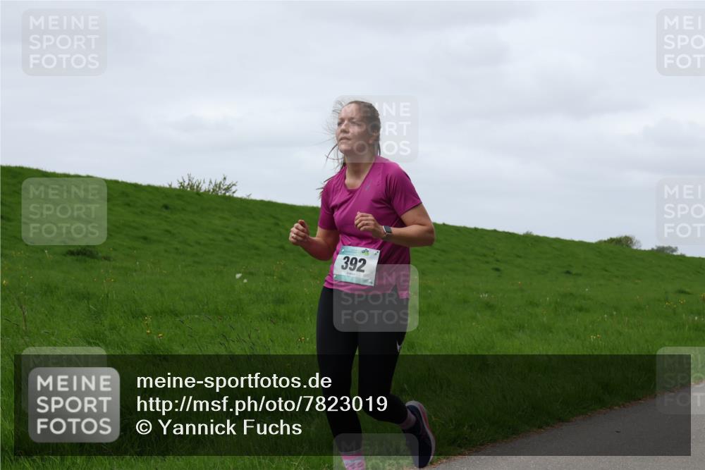 04.05.2025 - 8. Wedeler Halbmarathon Yannick Fuchs http://msf.ph/oto/7823019 04.05.2025 11:29:57 Laufen 392 meine-sportfotos.de