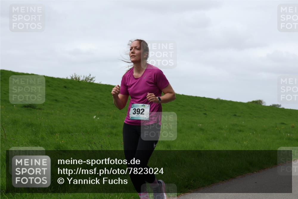 04.05.2025 - 8. Wedeler Halbmarathon Yannick Fuchs http://msf.ph/oto/7823024 04.05.2025 11:29:58 Laufen 392 meine-sportfotos.de