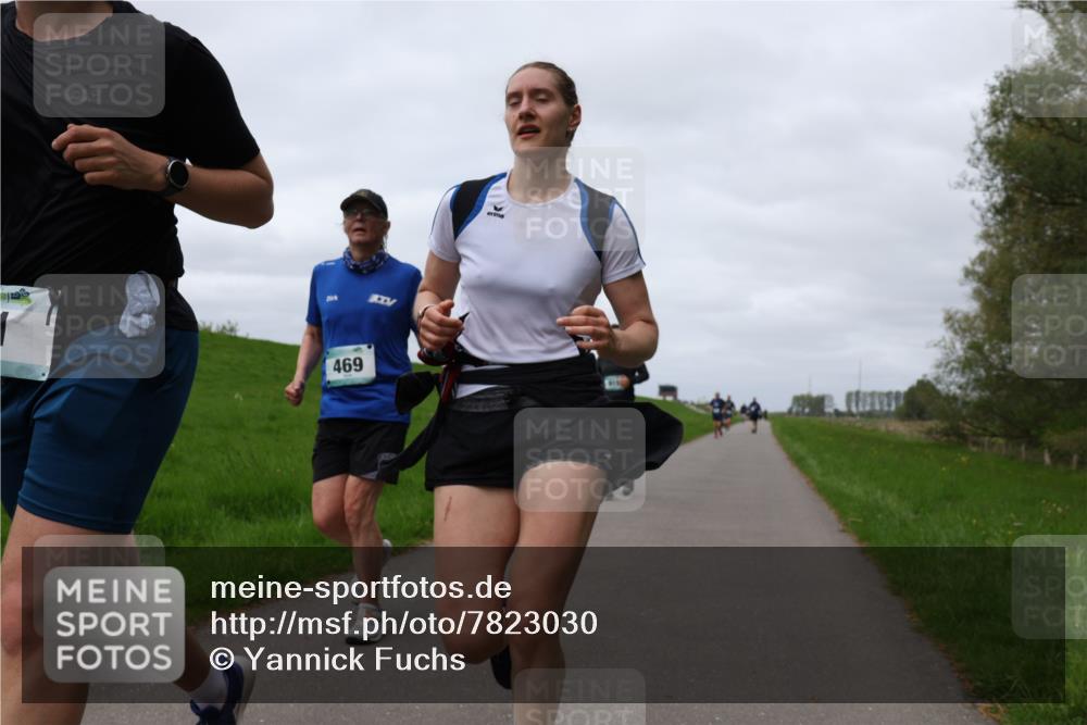 04.05.2025 - 8. Wedeler Halbmarathon Yannick Fuchs http://msf.ph/oto/7823030 04.05.2025 11:52:28 Laufen 469 meine-sportfotos.de