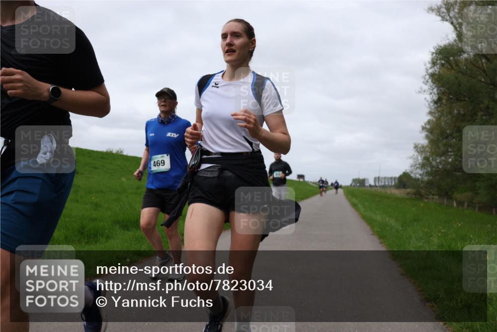 04.05.2025 - 8. Wedeler Halbmarathon Yannick Fuchs http://msf.ph/oto/7823034 04.05.2025 11:52:28 Laufen 469 meine-sportfotos.de