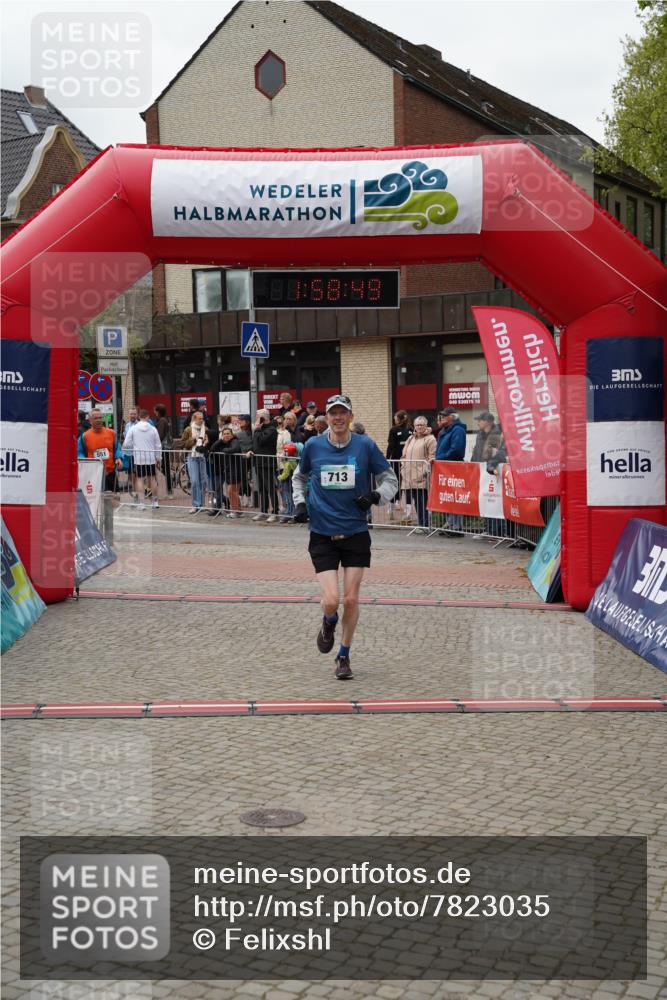 04.05.2025 - 8. Wedeler Halbmarathon Felixshl http://msf.ph/oto/7823035 04.05.2025 11:58:47 Ziel 34, 551, 713 meine-sportfotos.de