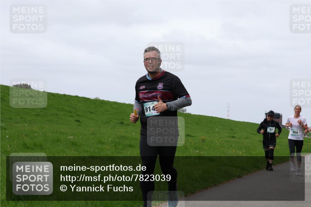 04.05.2025 - 8. Wedeler Halbmarathon Yannick Fuchs http://msf.ph/oto/7823039 04.05.2025 11:30:06 Laufen 914, 67, 954 meine-sportfotos.de