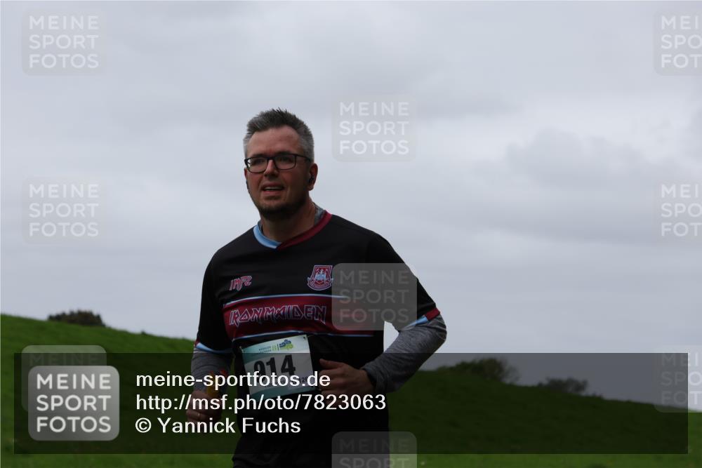 04.05.2025 - 8. Wedeler Halbmarathon Yannick Fuchs http://msf.ph/oto/7823063 04.05.2025 11:30:07 Laufen 26, 914, 126 meine-sportfotos.de