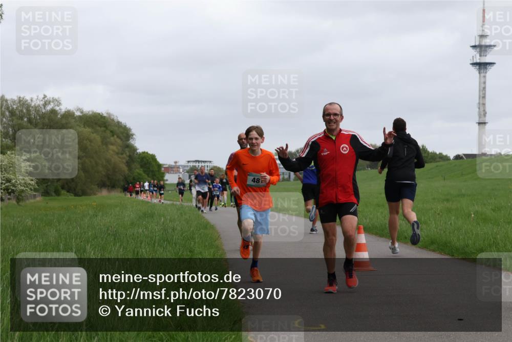 04.05.2025 - 8. Wedeler Halbmarathon Yannick Fuchs http://msf.ph/oto/7823070 04.05.2025 11:11:02 Laufen 48 meine-sportfotos.de
