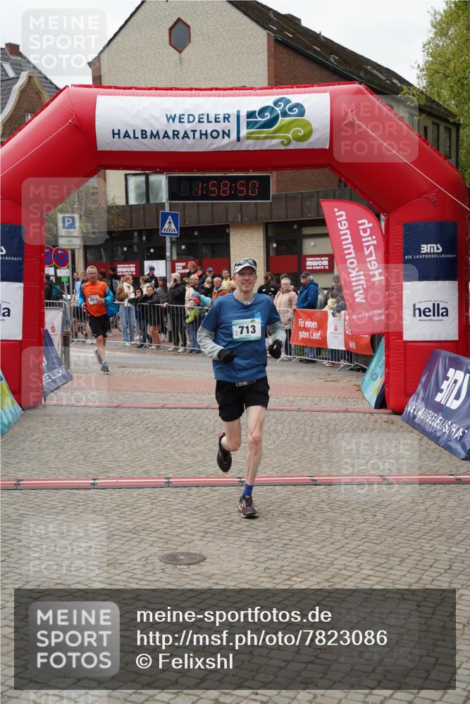 04.05.2025 - 8. Wedeler Halbmarathon Felixshl http://msf.ph/oto/7823086 04.05.2025 11:58:47 Ziel 34, 551, 713 meine-sportfotos.de