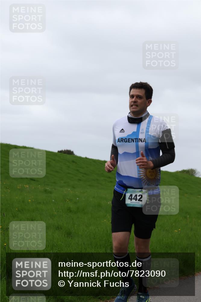 04.05.2025 - 8. Wedeler Halbmarathon Yannick Fuchs http://msf.ph/oto/7823090 04.05.2025 12:16:17 Laufen 442 meine-sportfotos.de