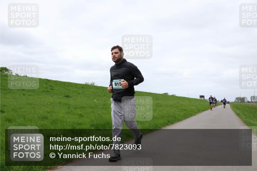 04.05.2025 - 8. Wedeler Halbmarathon Yannick Fuchs http://msf.ph/oto/7823093 04.05.2025 11:52:31 Laufen 915 meine-sportfotos.de