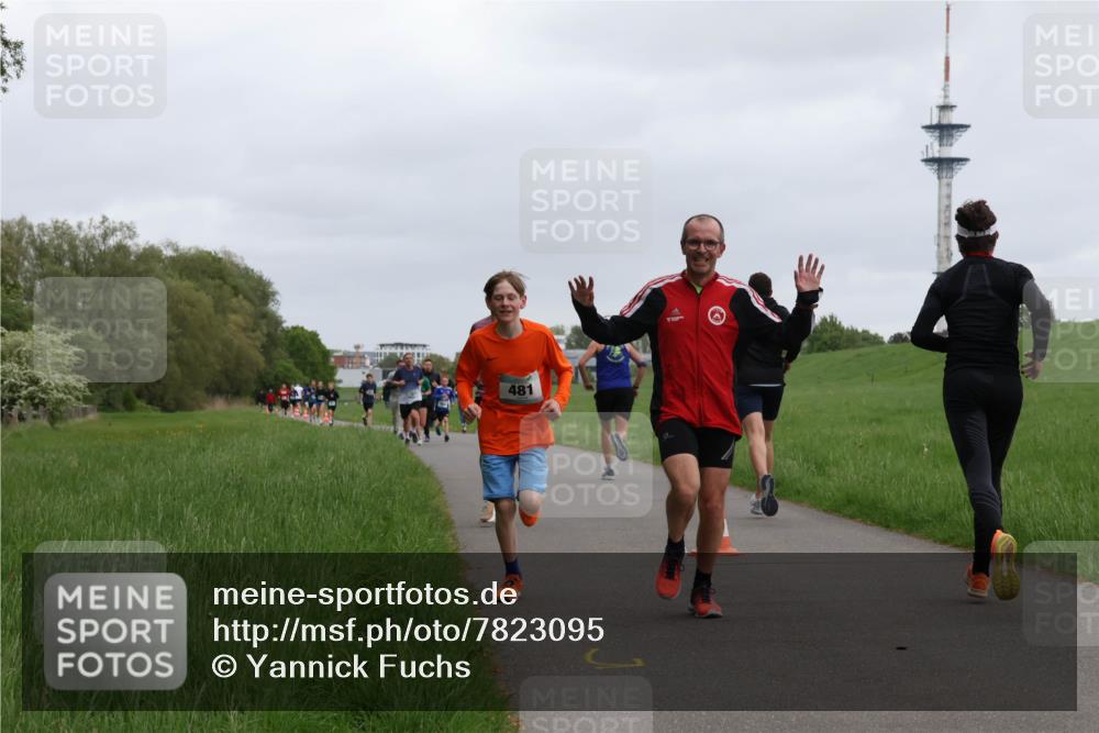 04.05.2025 - 8. Wedeler Halbmarathon Yannick Fuchs http://msf.ph/oto/7823095 04.05.2025 11:11:02 Laufen 481 meine-sportfotos.de