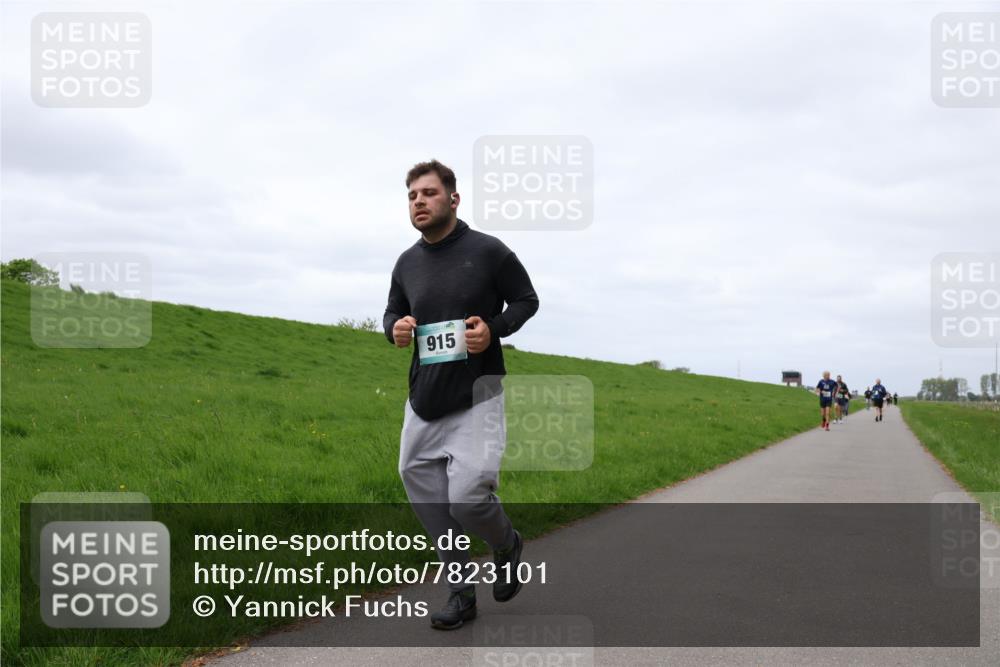 04.05.2025 - 8. Wedeler Halbmarathon Yannick Fuchs http://msf.ph/oto/7823101 04.05.2025 11:52:31 Laufen 915 meine-sportfotos.de