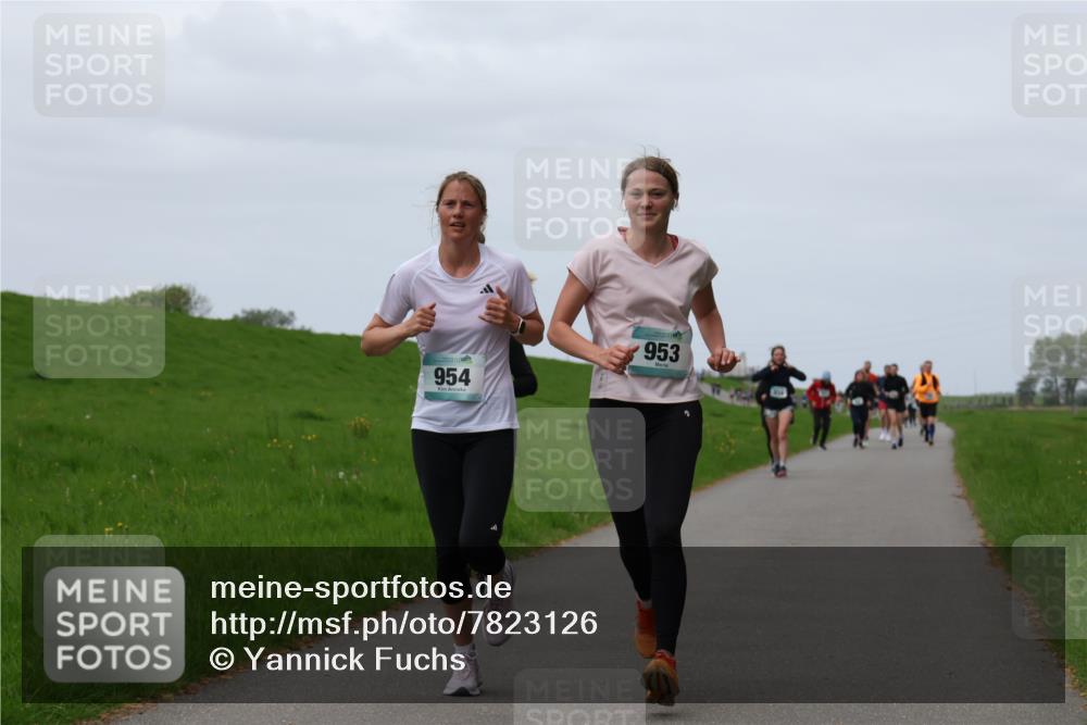 04.05.2025 - 8. Wedeler Halbmarathon Yannick Fuchs http://msf.ph/oto/7823126 04.05.2025 11:30:09 Laufen 954, 953 meine-sportfotos.de