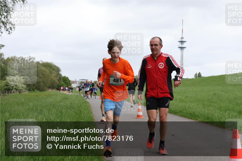 04.05.2025 - 8. Wedeler Halbmarathon Yannick Fuchs http://msf.ph/oto/7823176 04.05.2025 11:11:04 Laufen 481 meine-sportfotos.de