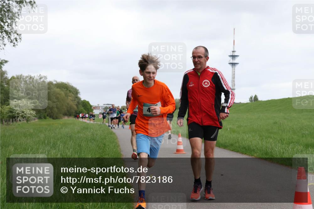 04.05.2025 - 8. Wedeler Halbmarathon Yannick Fuchs http://msf.ph/oto/7823186 04.05.2025 11:11:04 Laufen  meine-sportfotos.de