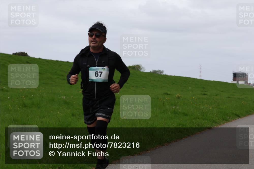 04.05.2025 - 8. Wedeler Halbmarathon Yannick Fuchs http://msf.ph/oto/7823216 04.05.2025 11:30:12 Laufen 67 meine-sportfotos.de