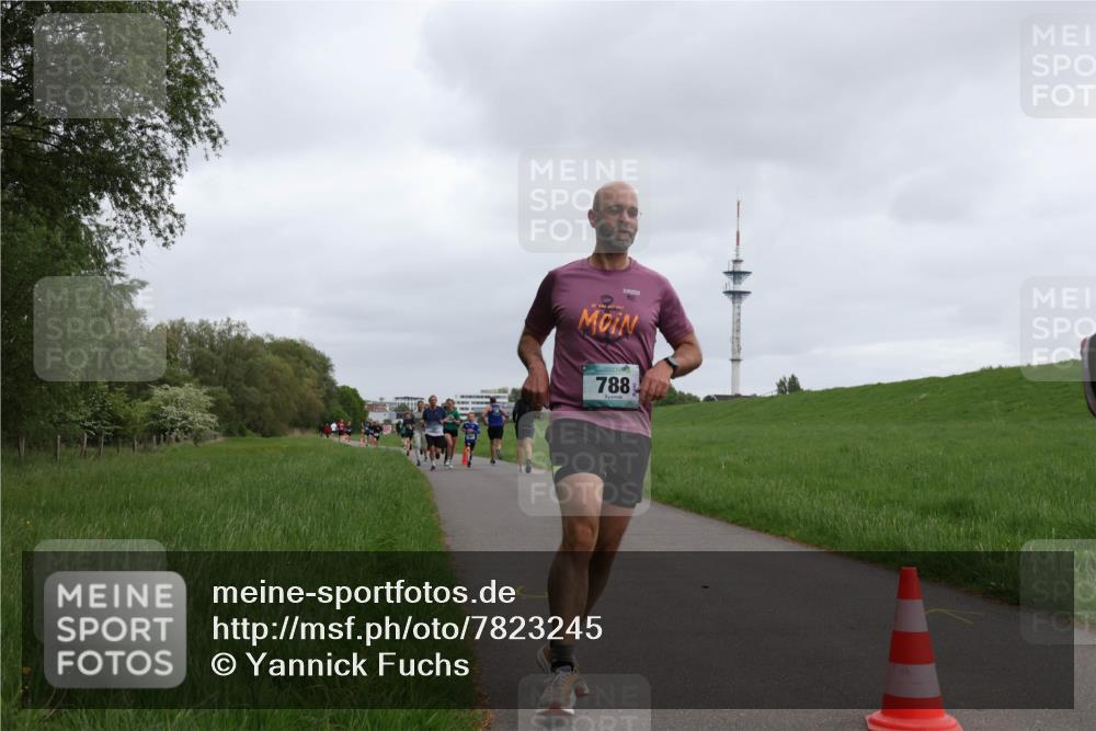 04.05.2025 - 8. Wedeler Halbmarathon Yannick Fuchs http://msf.ph/oto/7823245 04.05.2025 11:11:06 Laufen 788 meine-sportfotos.de