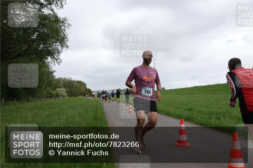 04.05.2025 - 8. Wedeler Halbmarathon Yannick Fuchs http://msf.ph/oto/7823266 04.05.2025 11:11:06 Laufen 788 meine-sportfotos.de