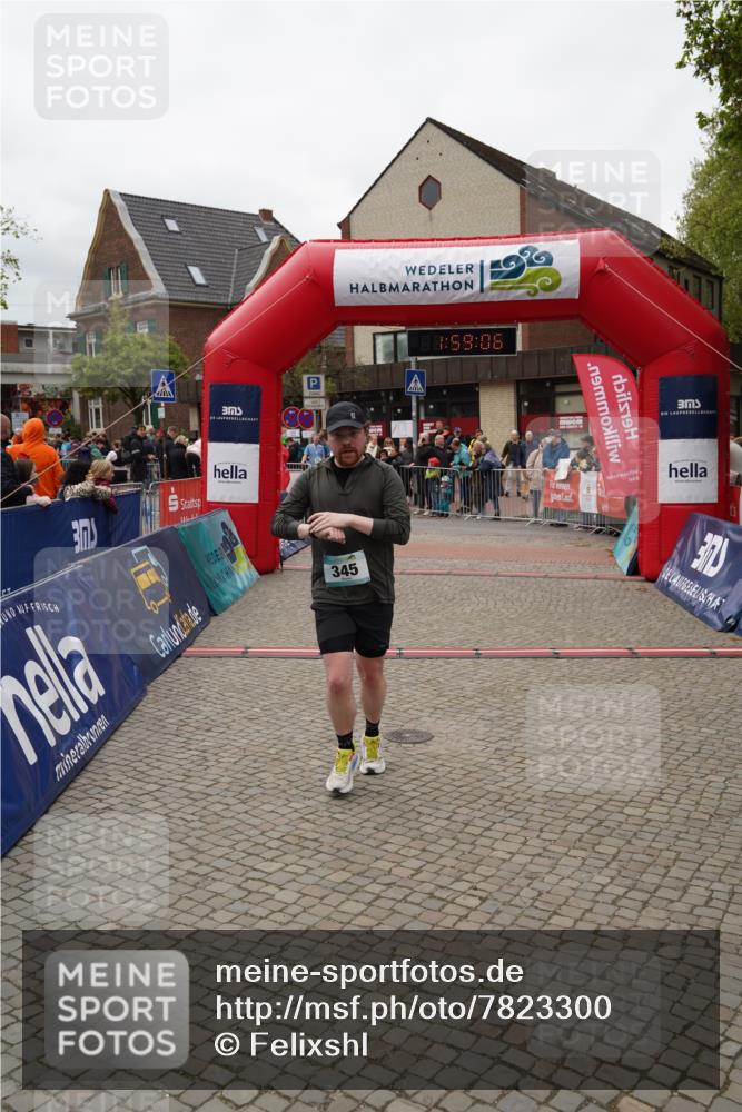 04.05.2025 - 8. Wedeler Halbmarathon Felixshl http://msf.ph/oto/7823300 04.05.2025 11:59:04 Ziel 345, 470, 741 meine-sportfotos.de