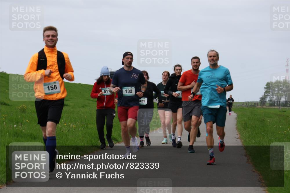 04.05.2025 - 8. Wedeler Halbmarathon Yannick Fuchs http://msf.ph/oto/7823339 04.05.2025 11:30:26 Laufen 156, 511, 132, 421, 14 meine-sportfotos.de