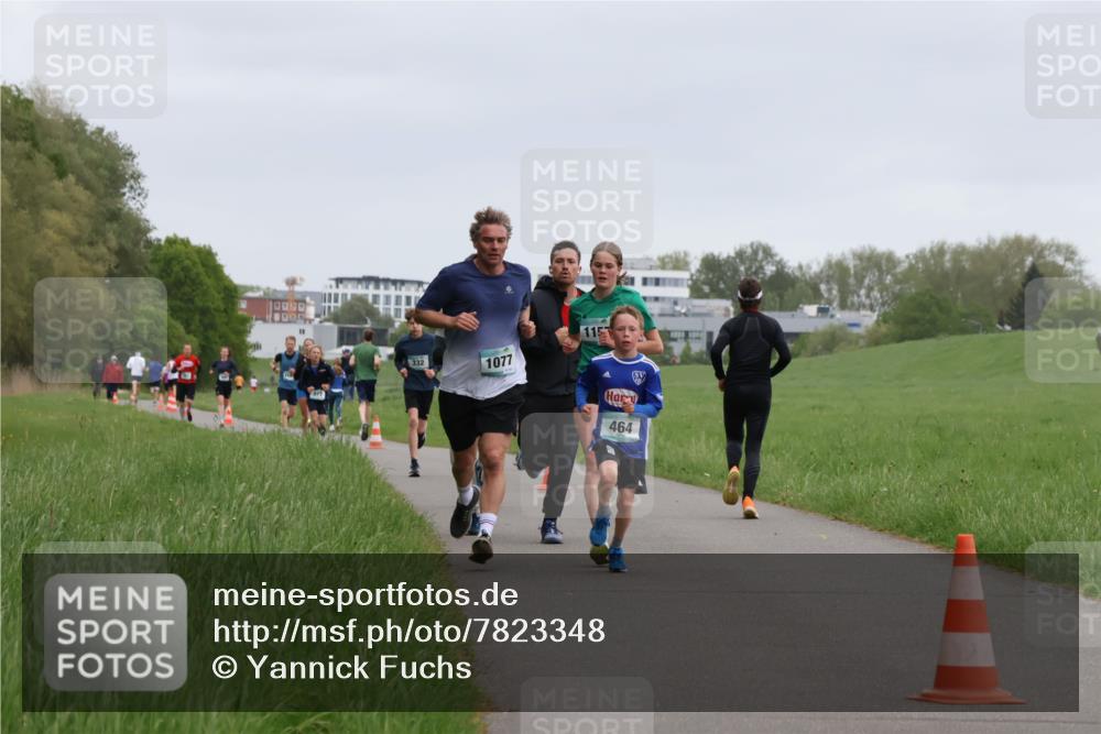 04.05.2025 - 8. Wedeler Halbmarathon Yannick Fuchs http://msf.ph/oto/7823348 04.05.2025 11:11:09 Laufen 10000, 332, 1077, 115, 464 meine-sportfotos.de