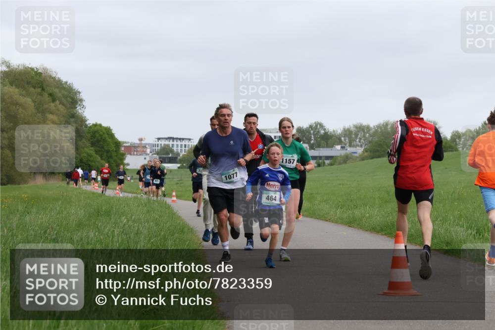 04.05.2025 - 8. Wedeler Halbmarathon Yannick Fuchs http://msf.ph/oto/7823359 04.05.2025 11:11:10 Laufen 1077, 1157, 464 meine-sportfotos.de