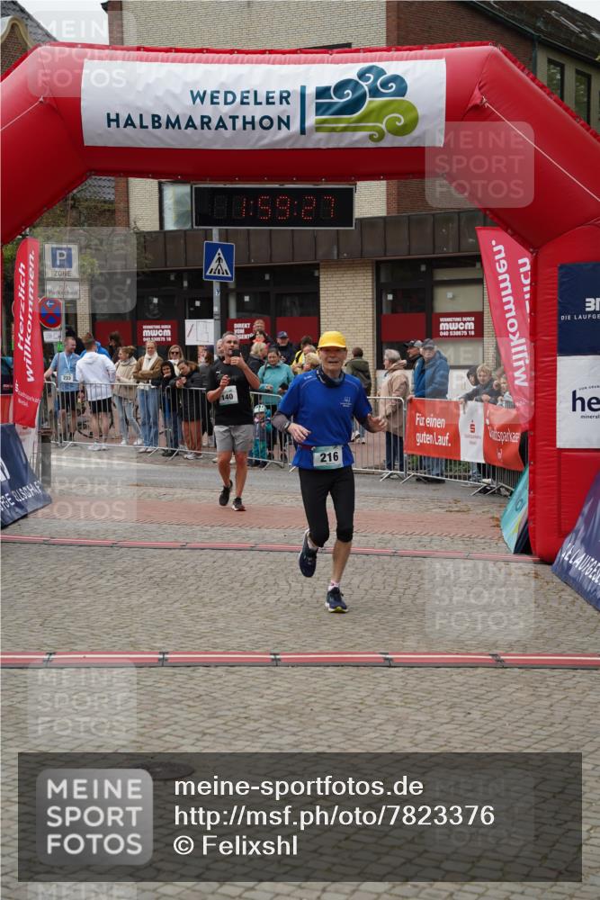 04.05.2025 - 8. Wedeler Halbmarathon Felixshl http://msf.ph/oto/7823376 04.05.2025 11:59:25 Ziel 140, 216 meine-sportfotos.de