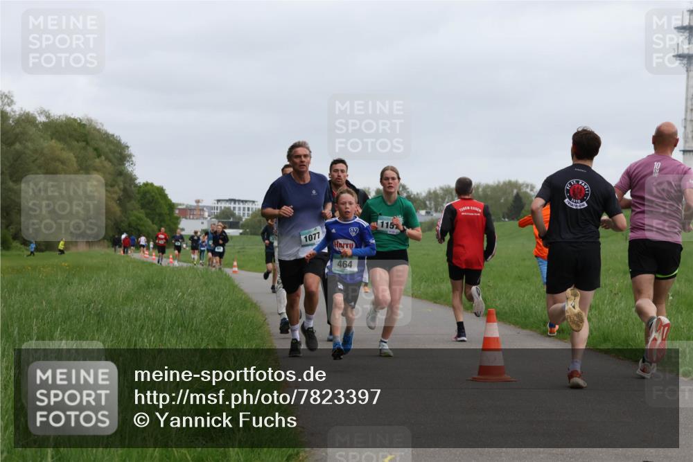 04.05.2025 - 8. Wedeler Halbmarathon Yannick Fuchs http://msf.ph/oto/7823397 04.05.2025 11:11:10 Laufen 115, 1077, 464, 7910 meine-sportfotos.de