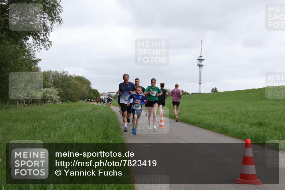 04.05.2025 - 8. Wedeler Halbmarathon Yannick Fuchs http://msf.ph/oto/7823419 04.05.2025 11:11:12 Laufen 10, 464, 1157 meine-sportfotos.de