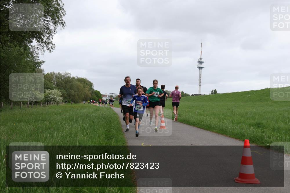 04.05.2025 - 8. Wedeler Halbmarathon Yannick Fuchs http://msf.ph/oto/7823423 04.05.2025 11:11:12 Laufen 107, 464, 157 meine-sportfotos.de