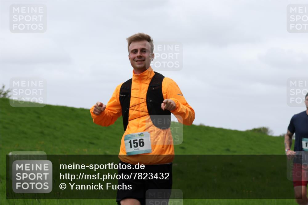 04.05.2025 - 8. Wedeler Halbmarathon Yannick Fuchs http://msf.ph/oto/7823432 04.05.2025 11:30:29 Laufen 156, 1 meine-sportfotos.de
