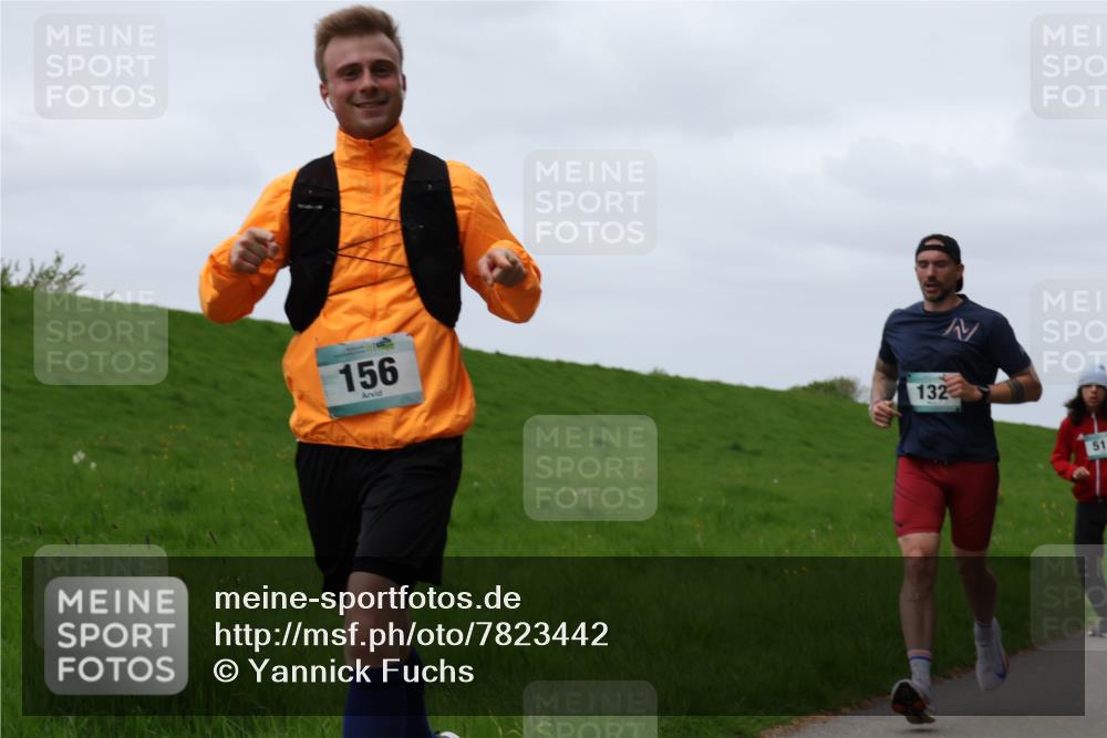 04.05.2025 - 8. Wedeler Halbmarathon Yannick Fuchs http://msf.ph/oto/7823442 04.05.2025 11:30:29 Laufen 156, 132, 51 meine-sportfotos.de