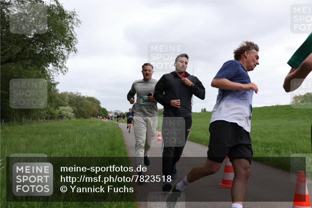 04.05.2025 - 8. Wedeler Halbmarathon Yannick Fuchs http://msf.ph/oto/7823518 04.05.2025 11:11:15 Laufen 368 meine-sportfotos.de