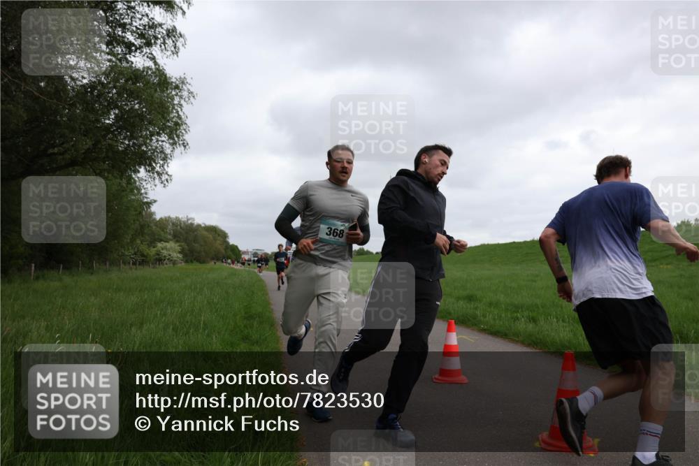 04.05.2025 - 8. Wedeler Halbmarathon Yannick Fuchs http://msf.ph/oto/7823530 04.05.2025 11:11:15 Laufen 368 meine-sportfotos.de