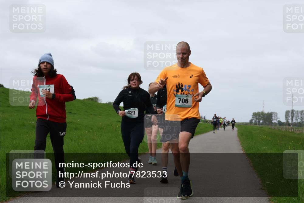 04.05.2025 - 8. Wedeler Halbmarathon Yannick Fuchs http://msf.ph/oto/7823533 04.05.2025 11:30:32 Laufen 421, 706 meine-sportfotos.de