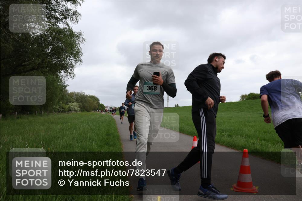 04.05.2025 - 8. Wedeler Halbmarathon Yannick Fuchs http://msf.ph/oto/7823547 04.05.2025 11:11:15 Laufen 368 meine-sportfotos.de