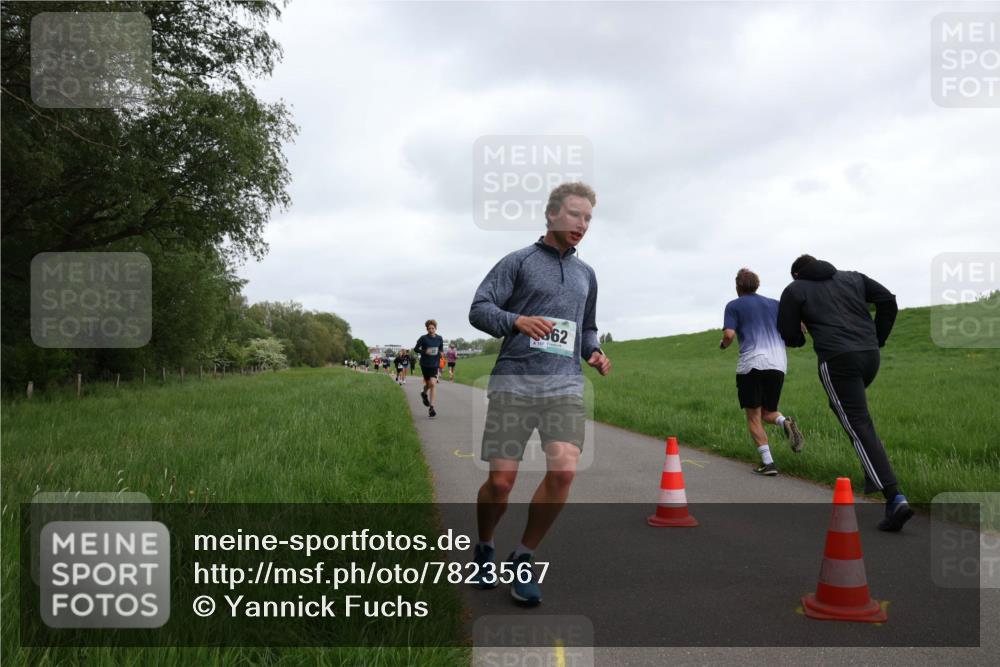 04.05.2025 - 8. Wedeler Halbmarathon Yannick Fuchs http://msf.ph/oto/7823567 04.05.2025 11:11:17 Laufen 62, 157 meine-sportfotos.de