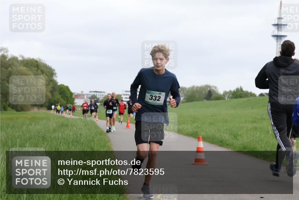 04.05.2025 - 8. Wedeler Halbmarathon Yannick Fuchs http://msf.ph/oto/7823595 04.05.2025 11:11:18 Laufen 332 meine-sportfotos.de