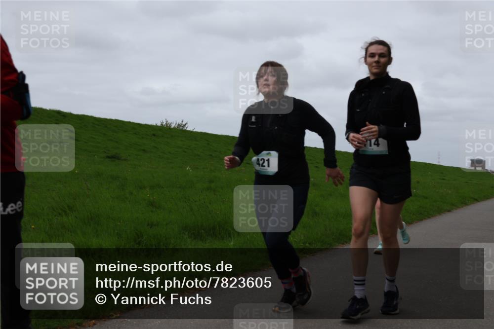 04.05.2025 - 8. Wedeler Halbmarathon Yannick Fuchs http://msf.ph/oto/7823605 04.05.2025 11:30:34 Laufen 421, 14 meine-sportfotos.de