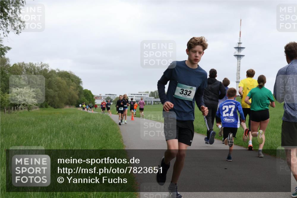 04.05.2025 - 8. Wedeler Halbmarathon Yannick Fuchs http://msf.ph/oto/7823651 04.05.2025 11:11:19 Laufen 332, 27 meine-sportfotos.de