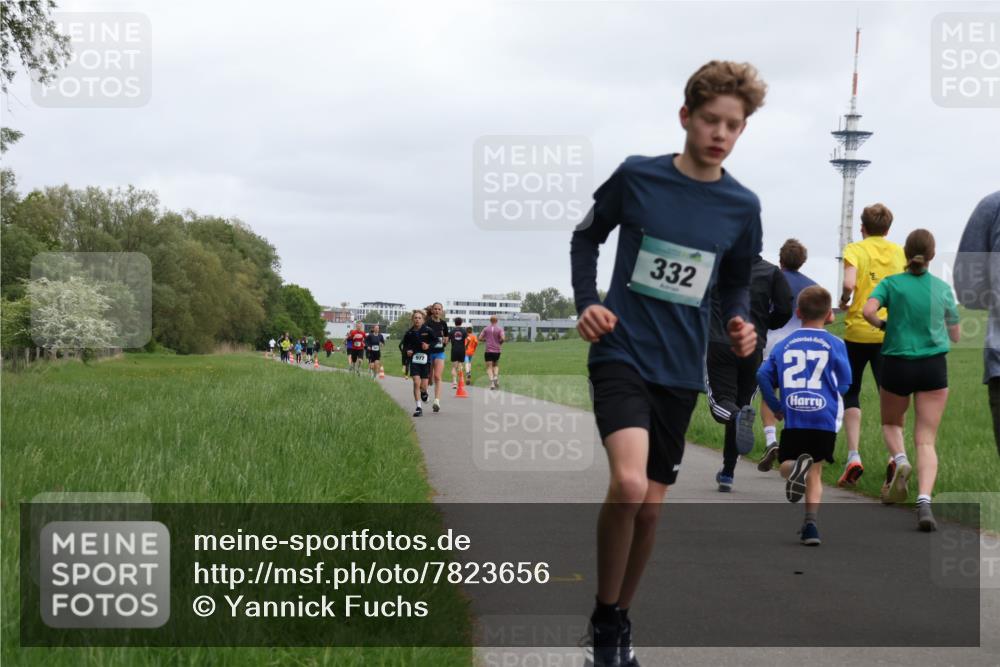 04.05.2025 - 8. Wedeler Halbmarathon Yannick Fuchs http://msf.ph/oto/7823656 04.05.2025 11:11:19 Laufen 332, 27 meine-sportfotos.de