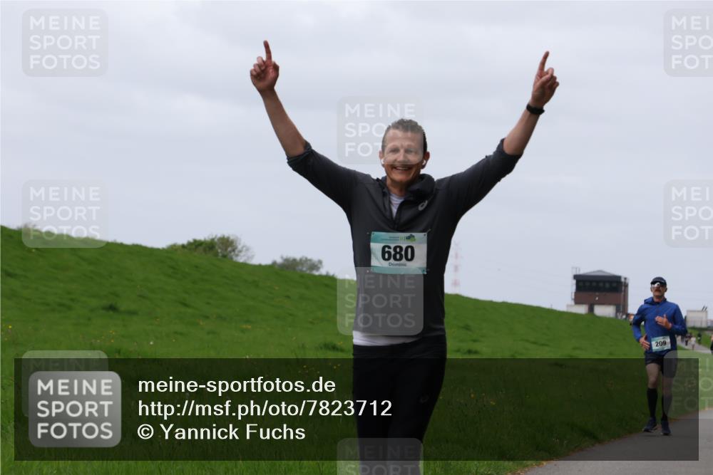 04.05.2025 - 8. Wedeler Halbmarathon Yannick Fuchs http://msf.ph/oto/7823712 04.05.2025 11:30:46 Laufen 680, 209 meine-sportfotos.de