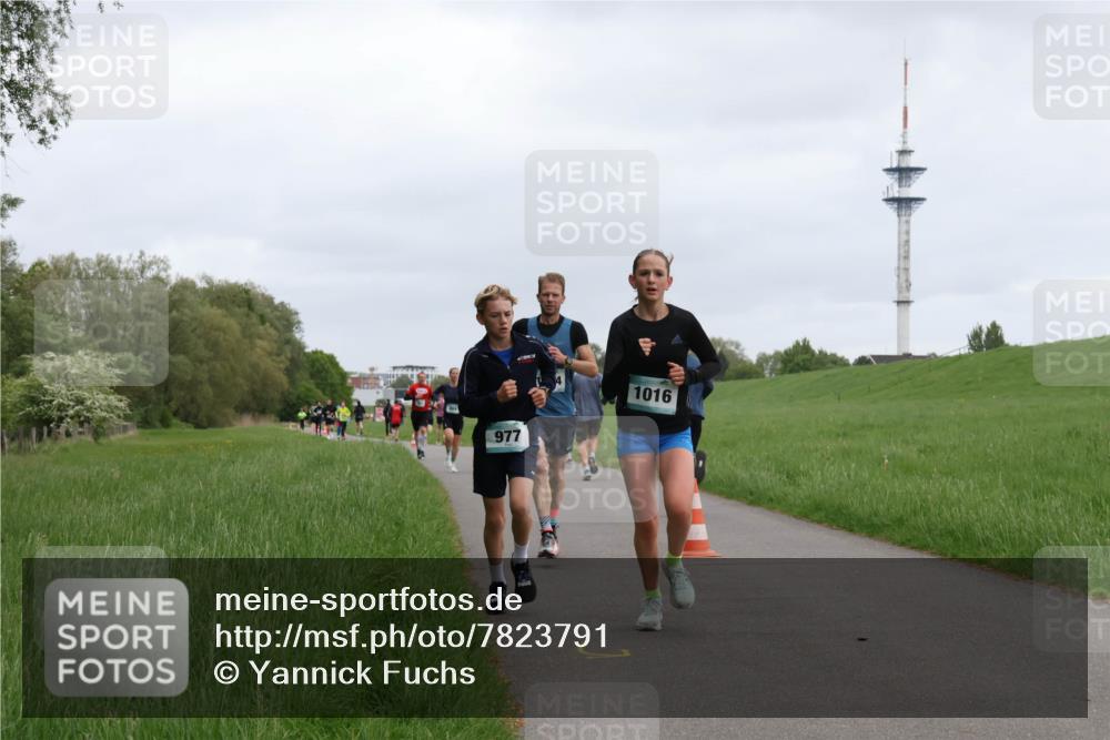 04.05.2025 - 8. Wedeler Halbmarathon Yannick Fuchs http://msf.ph/oto/7823791 04.05.2025 11:11:25 Laufen 977, 1016 meine-sportfotos.de