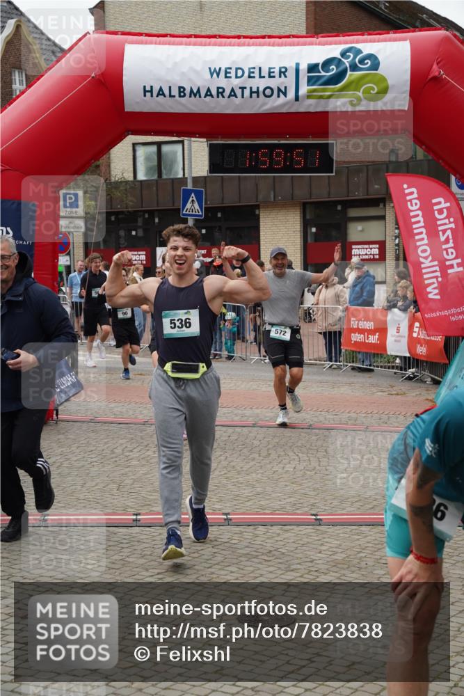 04.05.2025 - 8. Wedeler Halbmarathon Felixshl http://msf.ph/oto/7823838 04.05.2025 11:59:49 Ziel 90, 126, 536, 566, 572, 573 meine-sportfotos.de