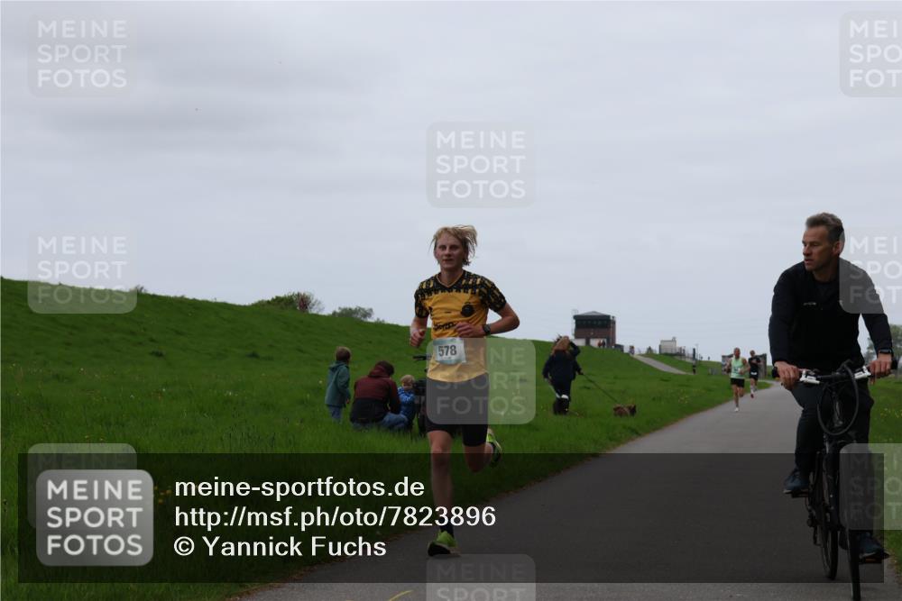 04.05.2025 - 8. Wedeler Halbmarathon Yannick Fuchs http://msf.ph/oto/7823896 04.05.2025 11:11:31 Laufen 578 meine-sportfotos.de