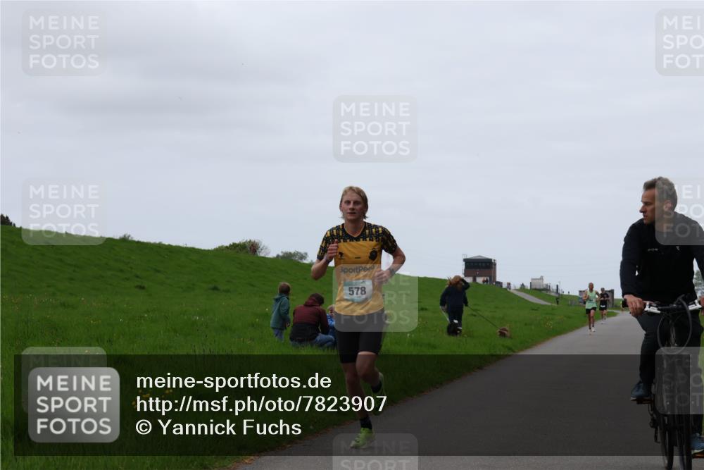 04.05.2025 - 8. Wedeler Halbmarathon Yannick Fuchs http://msf.ph/oto/7823907 04.05.2025 11:11:31 Laufen 578 meine-sportfotos.de